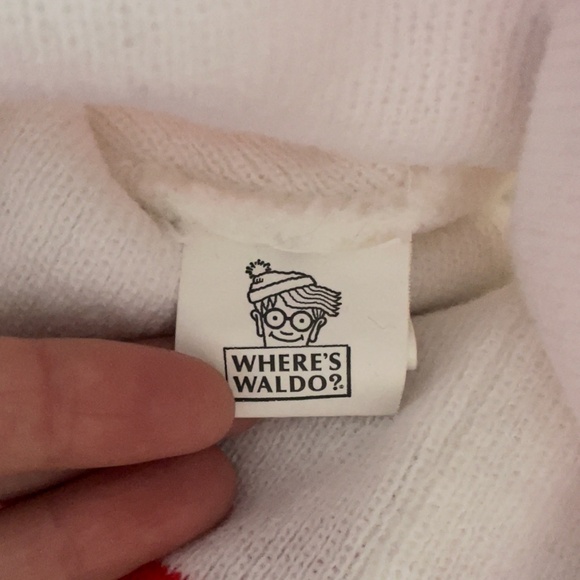 WHERE’S WALDO white and red Pom pom hat - Picture 2 of 8